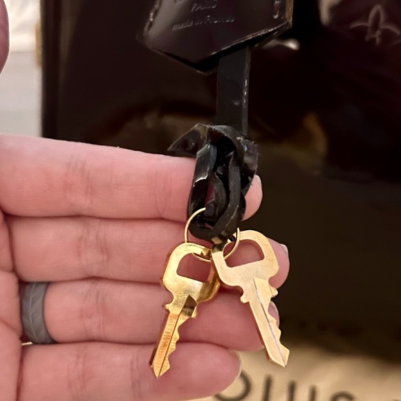 SOLD LOUIS VUITTON Amarante Monogram Vernis Melrose Avenue Bag - Picture 4 of 16